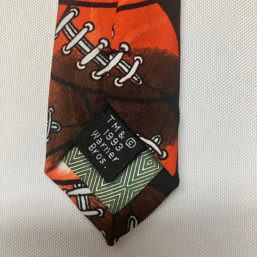 Vintage Looney Tunes NFL Football Neck Tie Yosemite Sam Bugs Taz Daffy 4” Tie